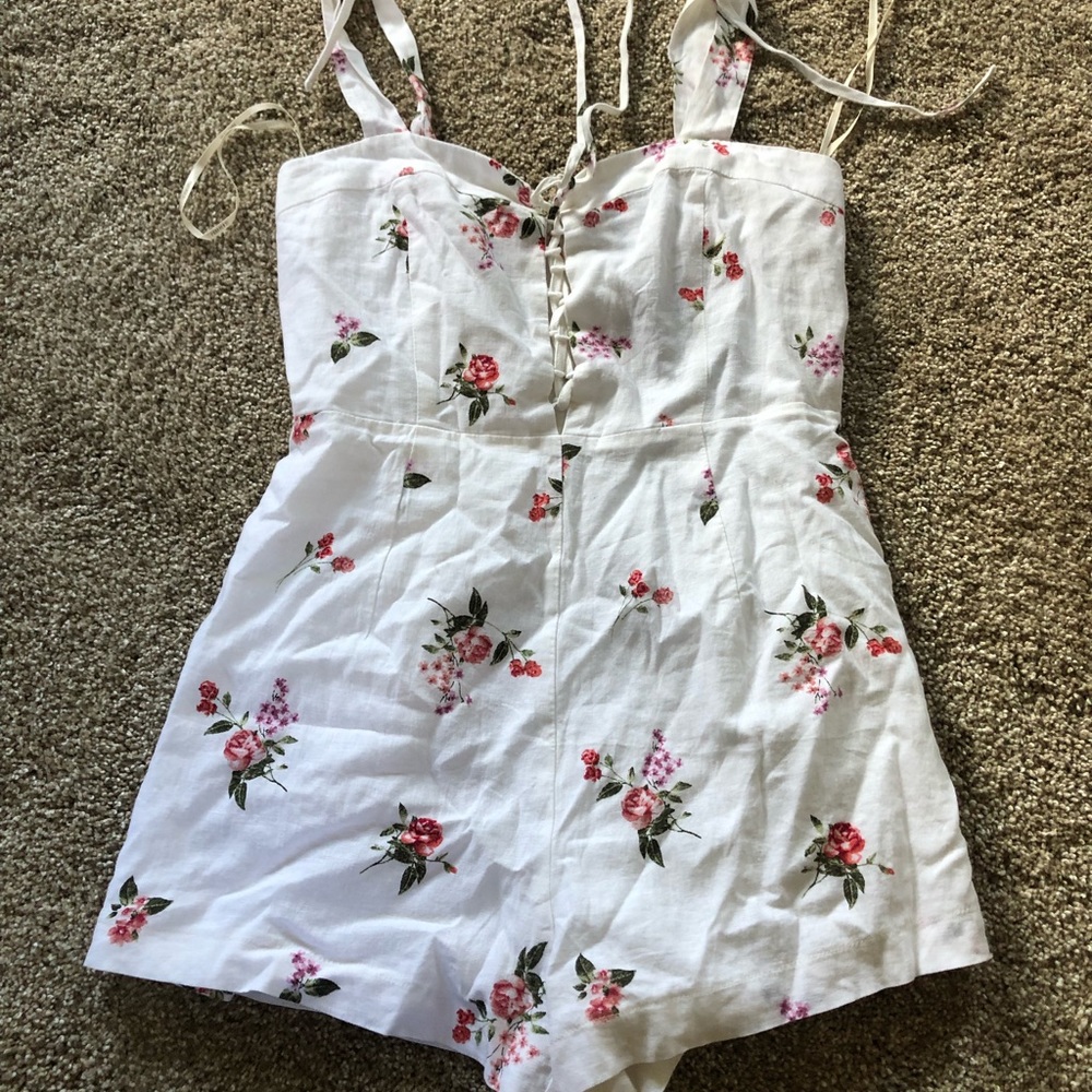New with tags forever 21 romper shorts floral small
